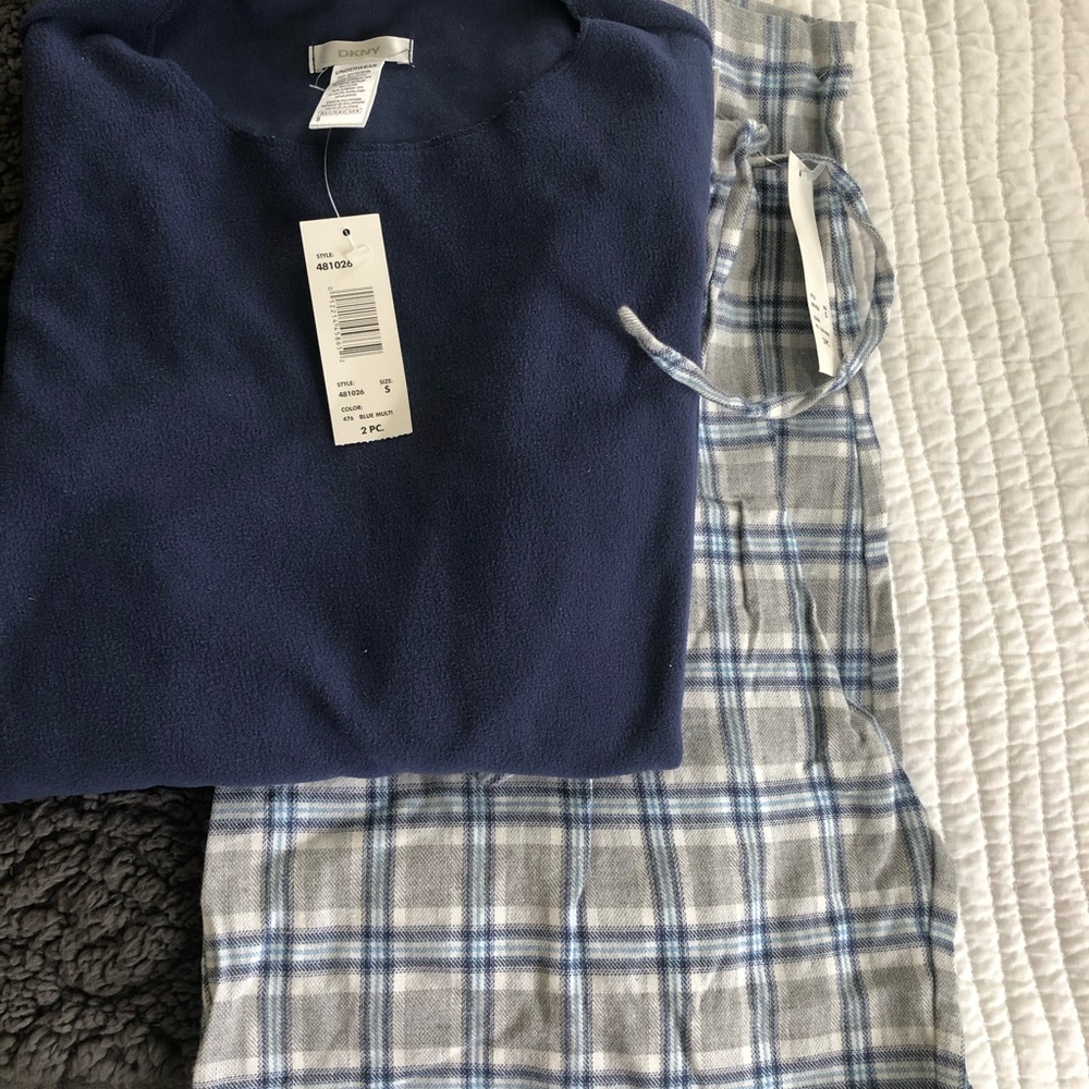 NWT DKNY flannel pants/fleece top pajamas size small
